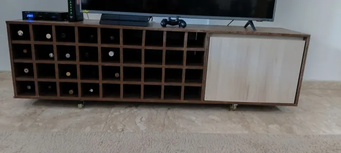 Rack e adega com rodinhas 