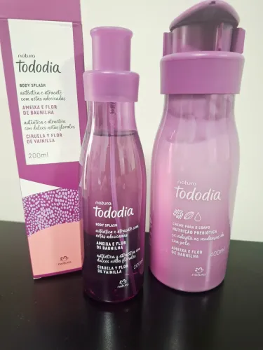 Kit Natura Tododia Creme Hidratante e Body Splash perfume colônia ameixa e flor baunilha