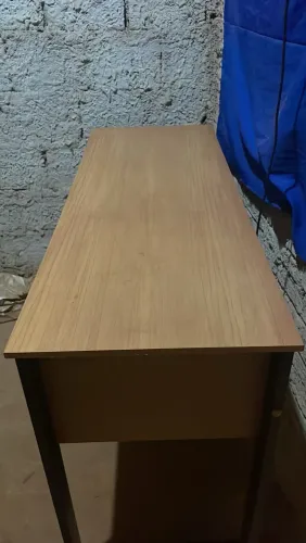 Vende-se mesinha pra escritório