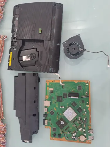 Baixeei. Peças de PlayStation 3 superslim para aproveitamento permito fazer testes