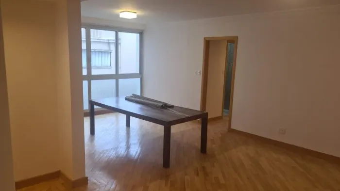 Apto Locação - 2 dorm - 102m² - com 01 vaga - 1 quadra da Rua Oscar Freire.