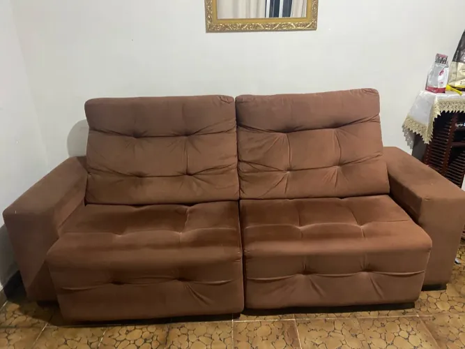 Sofá 4 lugares marrom