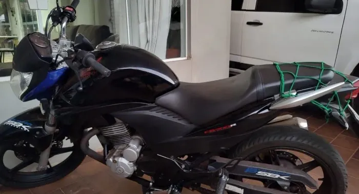 Vendo moto cb300 2012