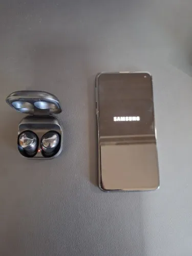 Celular Samsung Galaxy S10e + Fone Galaxy Buds Pro