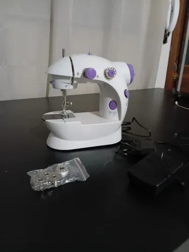 Máquina de costura portátil 