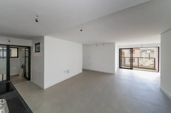 3 quartos novo e imponente perto do centro para venda