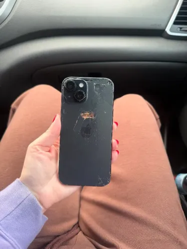 iPhone 15 128GB
