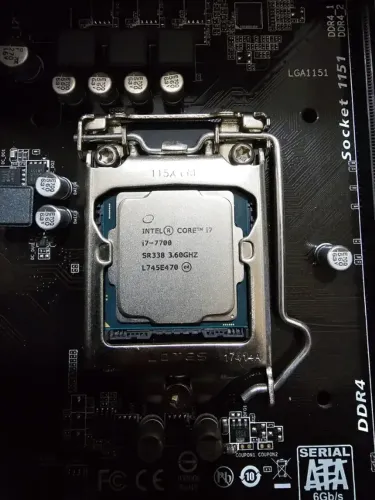 Processador i7 7700 4 Núcleos 8 Threads 3.6 a 4.2GHZ - LGA1151