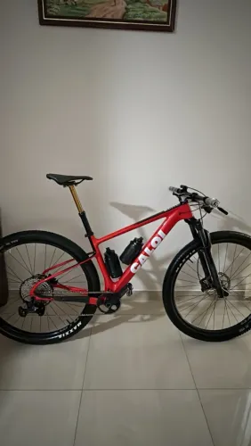 Caloi Elite Carbon 2025 | Tamanho M | SLX 12 velocidades
