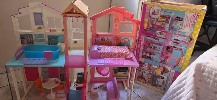 Casa da Barbie dois andares com caixa original