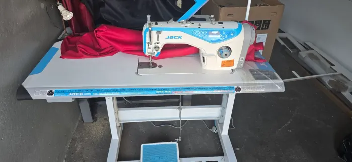 Máquina de costurar Jack A4 - Retirar