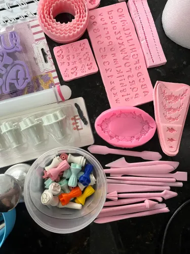 Itens para confeitaria e trabalhos com pasta americana 