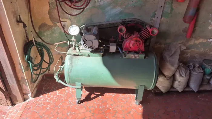 COMPRESSOR USADO - 15 PÉS 220V MONOFÁSICO (FUNCIONANDO NORMALMENTE)