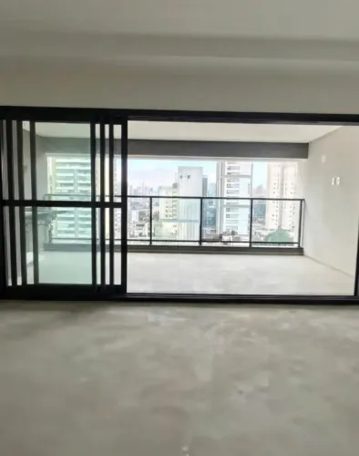 Porta de correr com 3 folhas vão 4,90m x 2,17m
