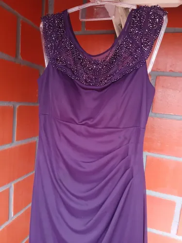 Vestido de festa vinho