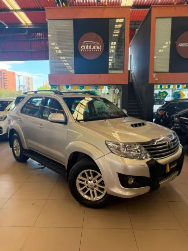 Toyota Hilux SW4 SRV D4-d 4X4 3.0 TDI Dies. AUT 2013
