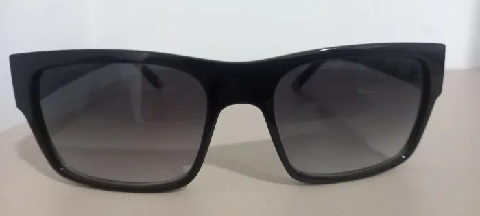 Oculos de sol evoke