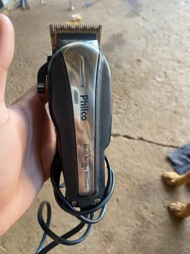 Vendo máquina Philco barbeiro sem pente 80$
