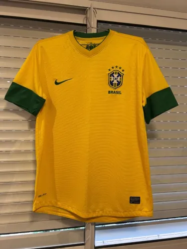 CAMISA OFICIAL SELEÇÃO BRASILEIRA NIKE AUTOGRAFADA POR NEYMAR (2012)