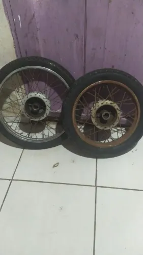 Rodagem dianteira e traseira completa da pop.