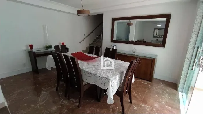 Maravilhosa oportunidade de Casa Duplex em localização privilegiada em Ataíde! Estrutura e
