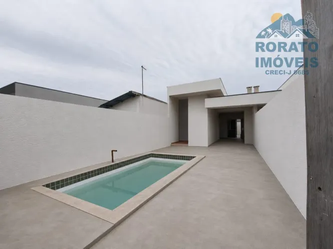 Casa com piscina em Betaras - Matinhos
