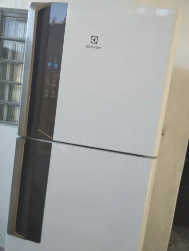 Vende - se Geladeira Electrolux