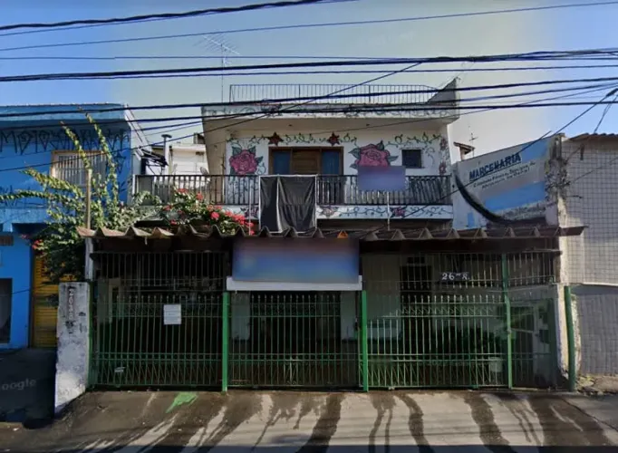 Casa comercial na Avenida Interlagos, 2638  700 m²