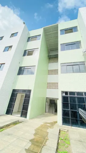 VENDO APARTAMENTO TÉRREO COM 02 QUARTOS SD 01 SUÍTE E ÁREA PRIVATIVA NO PARQUE DO SOL - VA