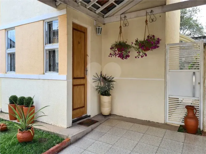 Condomínio com 2 quartos à venda em Jardim três marias - SP