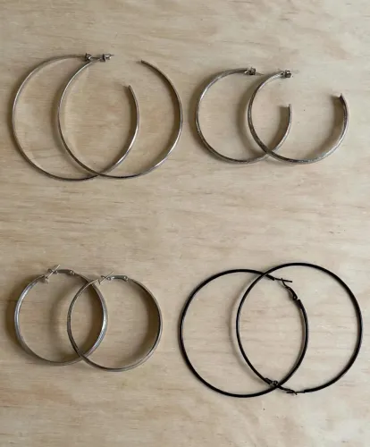 DESAPEGO Lote com 16 Brincos Usados Femininos Variados