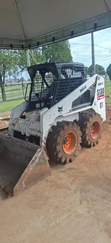 Mini Carregadeira Bobcat S130 2012 a venda em Curitiba
