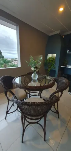 Jogo de mesa arcobalena em Fibra sintética com vidro embutido