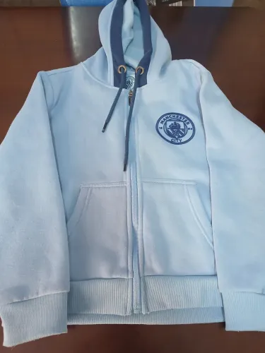Jaqueta de moletom com capuz e ziper com escudo do manchester city azul clara tam 12