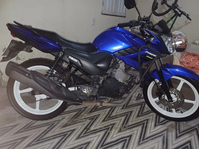 Vende moto fazer 150cc