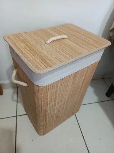 Cesto artesanal de bambu