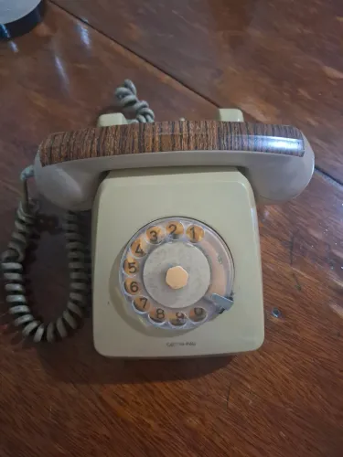 Telefone antigo