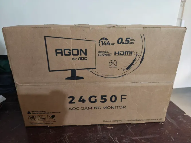 1 monitor Aoc 24 polegadas AOC, 2 Mouses ATACK SHARK x11, 1 mouse m900 pro
