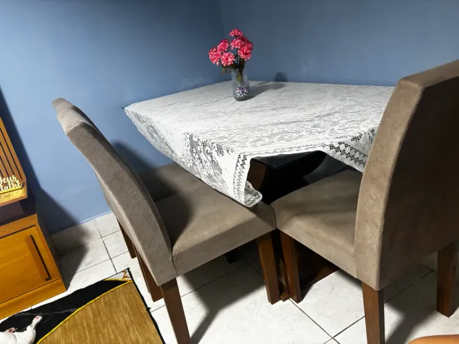 Mesa 4 cadeiras