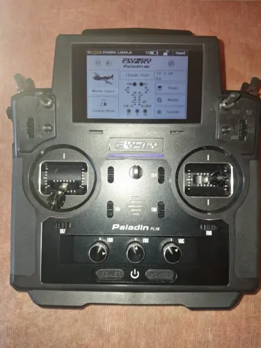 Flysky Radio transistor Paladim PL18 usado em excelente estado.
