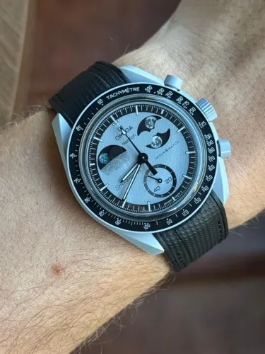 Speedmaster Mission to Earthphase Omega x Swatch 