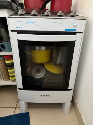 Fogão Esmaltec.