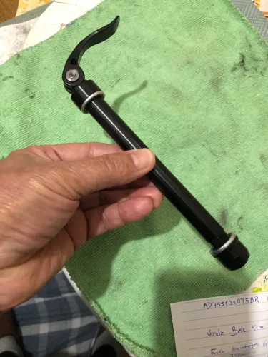 Eixo dianteiro Boost 15mmx110mm em Alumínio para Aguentar Paulera..Zerado Munca Usado