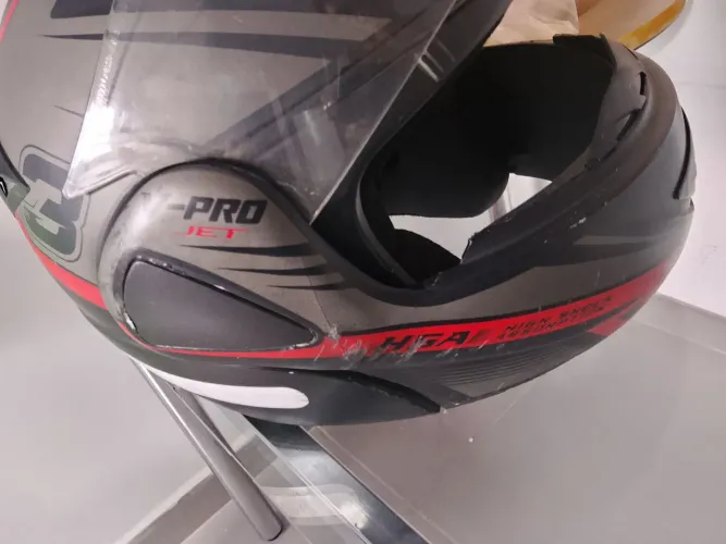 Vendo esse capacete número 58