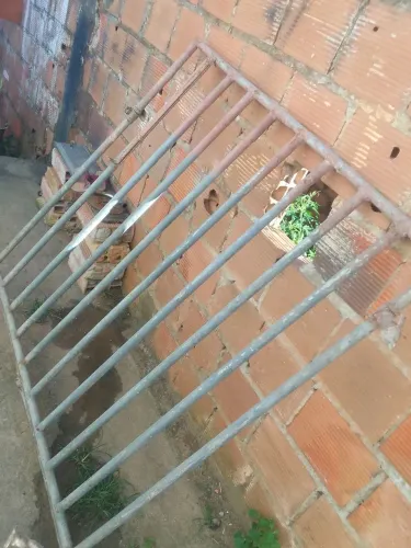 Grade de ferro para janela  pesada e grande só falta pintar 100