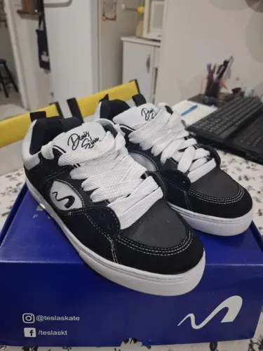Tênis Tesla Fusion Black White Original - TAM 40 (cabe em 39).
