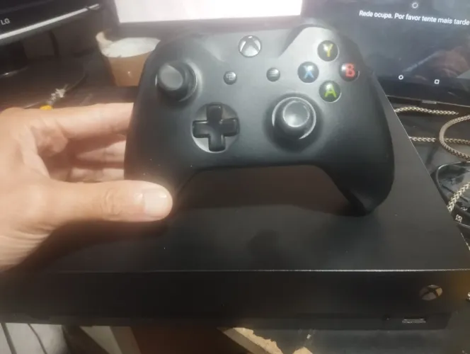 Xbox one X 1TB + Controle Original (Troco por Nintendo Switch)