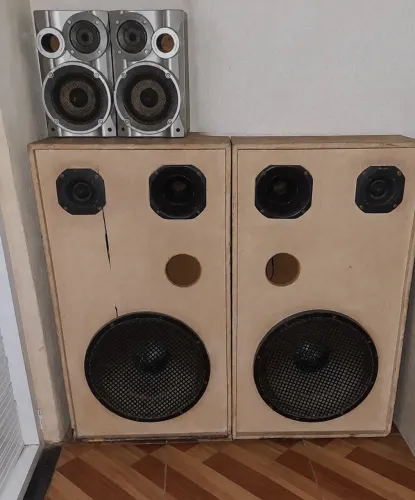 Conjunto de Caixa de Som