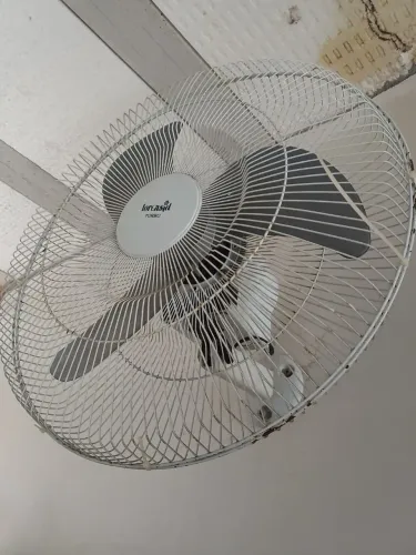 Vendo ventilador de parede grande 200,00