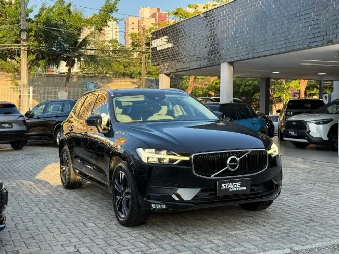 Volvo XC-60 XC 60 D-5 Momentum 2.0 AWD Diesel 5P 2020